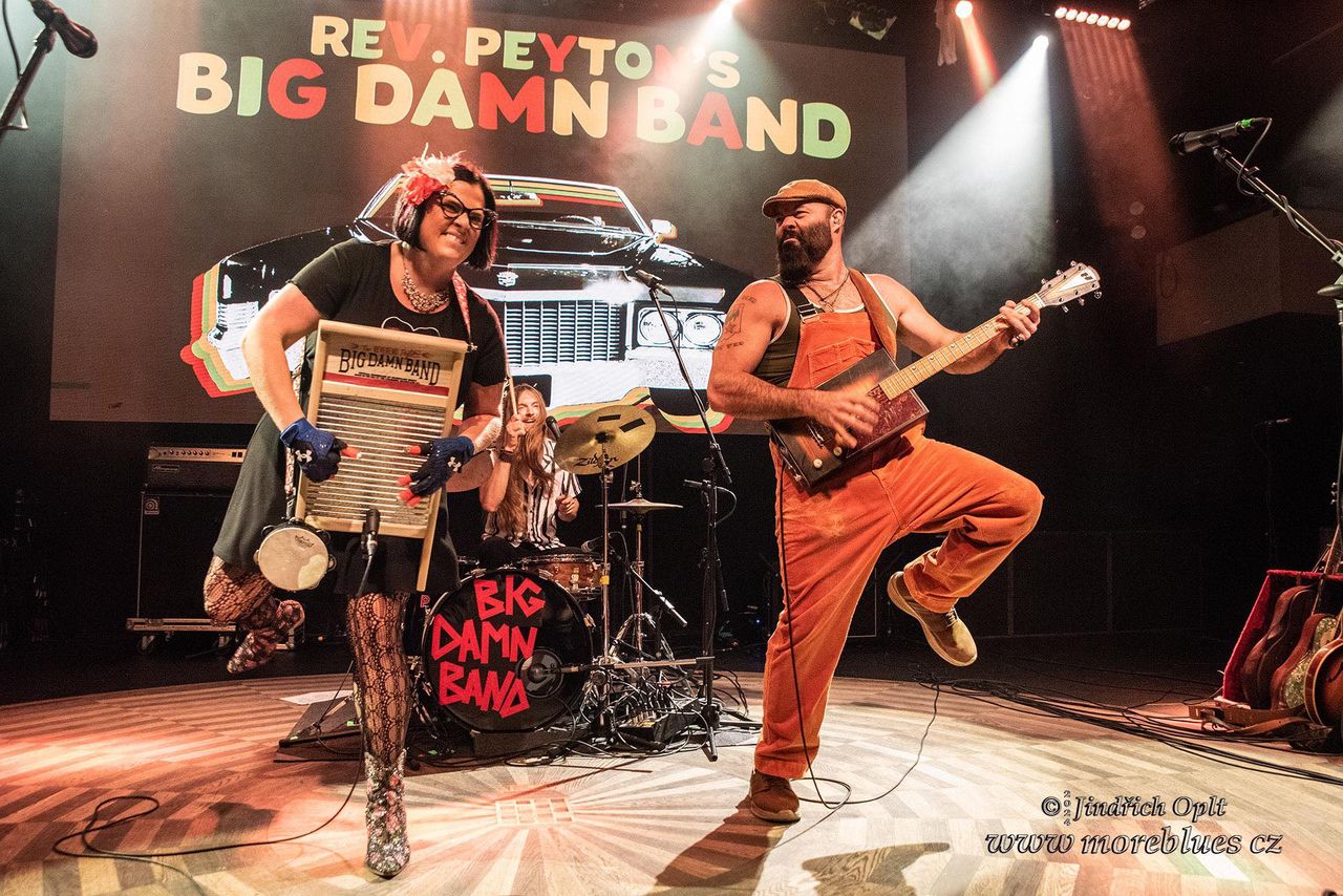 Reverend Peyton`s Big Damn Band